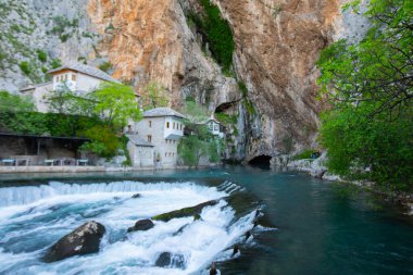 Derviş Evi mi, Blagaj Tekija mı? Bina, Mostar kenti dışında bir Derviş manastırı ve yaklaşık 600 yaşında - Blagaj, Mostar - Bosna-Hersek