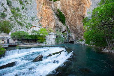 Derviş Evi mi, Blagaj Tekija mı? Bina, Mostar kenti dışında bir Derviş manastırı ve yaklaşık 600 yaşında - Blagaj, Mostar - Bosna-Hersek