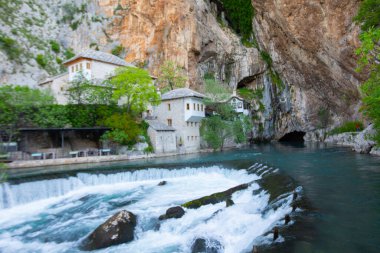 Derviş Evi mi, Blagaj Tekija mı? Bina, Mostar kenti dışında bir Derviş manastırı ve yaklaşık 600 yaşında - Blagaj, Mostar - Bosna-Hersek