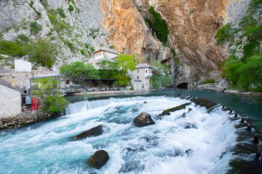 Derviş Evi mi, Blagaj Tekija mı? Bina, Mostar kenti dışında bir Derviş manastırı ve yaklaşık 600 yaşında - Blagaj, Mostar - Bosna-Hersek