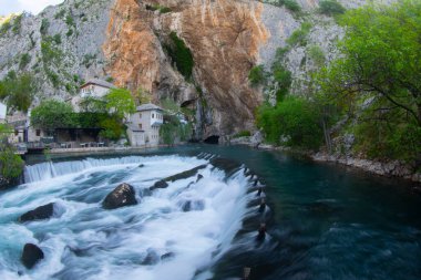 Derviş Evi mi, Blagaj Tekija mı? Bina, Mostar kenti dışında bir Derviş manastırı ve yaklaşık 600 yaşında - Blagaj, Mostar - Bosna-Hersek