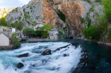 Derviş Evi mi, Blagaj Tekija mı? Bina, Mostar kenti dışında bir Derviş manastırı ve yaklaşık 600 yaşında - Blagaj, Mostar - Bosna-Hersek
