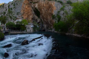 Derviş Evi mi, Blagaj Tekija mı? Bina, Mostar kenti dışında bir Derviş manastırı ve yaklaşık 600 yaşında - Blagaj, Mostar - Bosna-Hersek