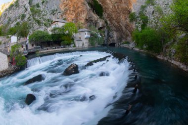 Derviş Evi mi, Blagaj Tekija mı? Bina, Mostar kenti dışında bir Derviş manastırı ve yaklaşık 600 yaşında - Blagaj, Mostar - Bosna-Hersek