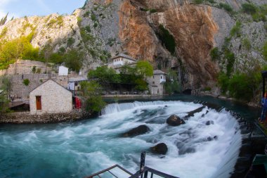 Derviş Evi mi, Blagaj Tekija mı? Bina, Mostar kenti dışında bir Derviş manastırı ve yaklaşık 600 yaşında - Blagaj, Mostar - Bosna-Hersek