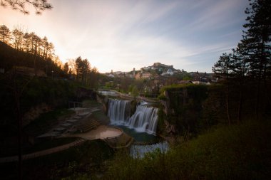 Bosna-Hersek 'in Jajce kentinde güzel şelaleler