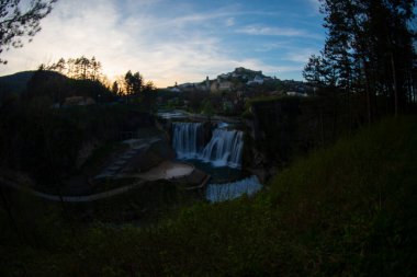 Bosna-Hersek 'in Jajce kentinde güzel şelaleler