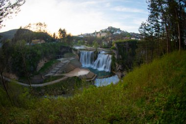 Bosna-Hersek 'in Jajce kentinde güzel şelaleler