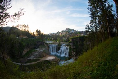 Bosna-Hersek 'in Jajce kentinde güzel şelaleler