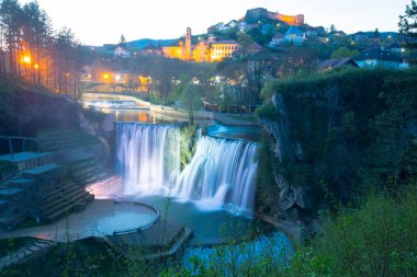 Bosna-Hersek 'in Jajce kentinde güzel şelaleler