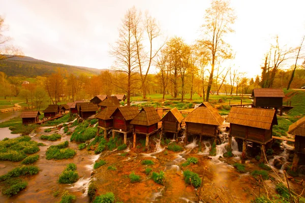 Bosznia Hercegovinai Jajcében Vízesések Fölé Épített Apró Faládák — Stock Fotó
