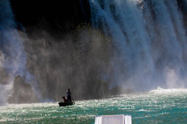 Kravice Şelaleleri, Bosna-Hersek 'te bir Doğa Mucizesi. Kravice şelaleleri, orijinal adıyla Kravica şelaleleri, Sovyetler Birliği 'nin en güzel doğal alanlarından biridir.