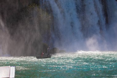 Kravice Şelaleleri, Bosna-Hersek 'te bir Doğa Mucizesi. Kravice şelaleleri, orijinal adıyla Kravica şelaleleri, Sovyetler Birliği 'nin en güzel doğal alanlarından biridir.