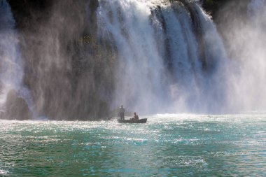 Kravice Şelaleleri, Bosna-Hersek 'te bir Doğa Mucizesi. Kravice şelaleleri, orijinal adıyla Kravica şelaleleri, Sovyetler Birliği 'nin en güzel doğal alanlarından biridir.