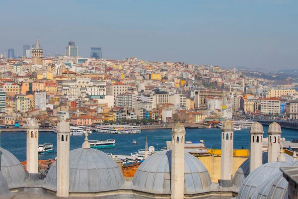 Galata Kulesi ve İstanbul Görüşü / Türkiye