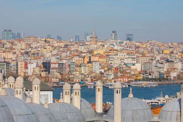 Galata Kulesi ve İstanbul Görüşü / Türkiye