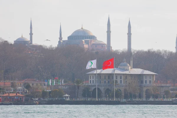 Galata Kulesi ve İstanbul Görüşü / Türkiye
