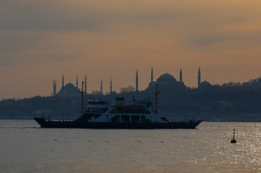 İstanbul Büyükşehir Manzarası, Bakire Kulesi, Ayasofya, Sultanahmet Camii.