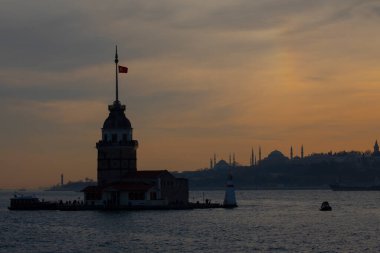 İstanbul Büyükşehir Manzarası, Bakire Kulesi, Ayasofya, Sultanahmet Camii.