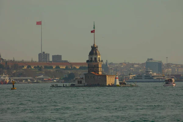 Metropolitan Istanbul Näkymä Maidenin Torni Hagia Sophia Sultanahmet Moskeija — kuvapankkivalokuva