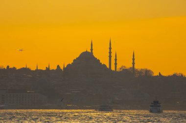İstanbul Büyükşehir Manzarası, Bakire Kulesi, Ayasofya, Sultanahmet Camii.