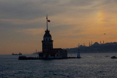 İstanbul Büyükşehir Manzarası, Bakire Kulesi, Ayasofya, Sultanahmet Camii.