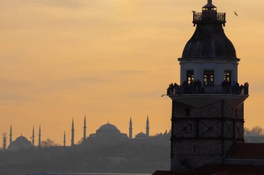 İstanbul Büyükşehir Manzarası, Bakire Kulesi, Ayasofya, Sultanahmet Camii.