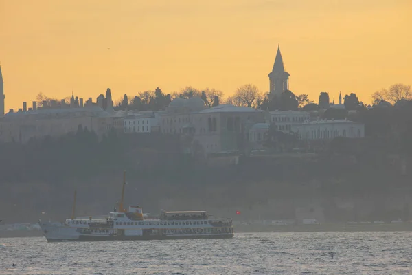 Storstadsutsikt Över Istanbul Jungfrutornet Hagia Sophia Sultanahmet Moskén — Stockfoto