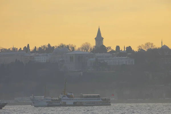 伊斯坦布尔都市景观 Maiden Tower Hagia Sophia Sultanahmet清真寺 — 图库照片