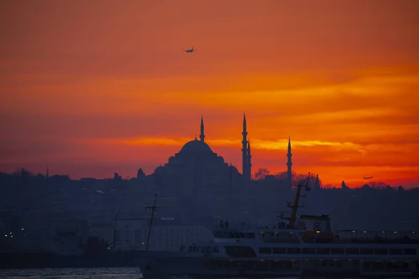 Мечети Паромы Море Мост Девичья Башня Самые Красивые Виды Стамбула — стоковое фото