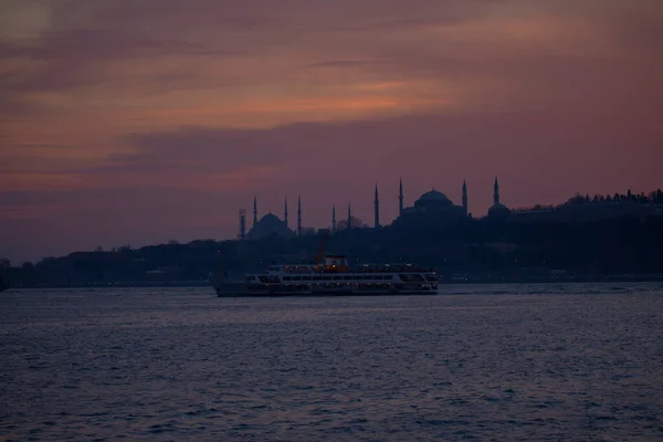 清真寺 少女塔 伊斯坦布尔最美的风景 — 图库照片