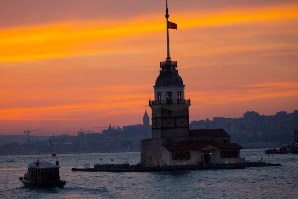 Camiler Feribotlar Deniz Köprü Bakire Kulesi Stanbul Güzel Manzarası Gün — Stok fotoğraf