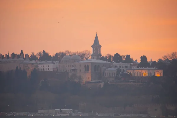 Moskéer Färjor Hav Bro Jungfrutorn Den Vackraste Utsikten Över Istanbul — Stockfoto