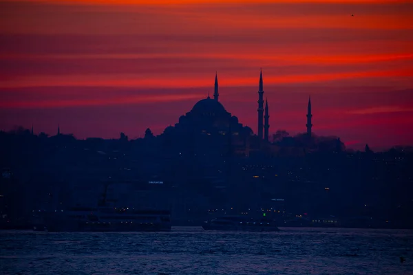 Moskeeën Ferries Zee Brug Meisjestoren Het Mooiste Uitzicht Istanbul Zonsondergang — Stockfoto