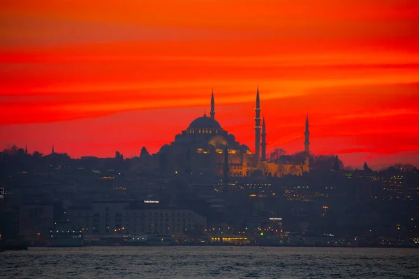 Mecsetek Kompok Tenger Híd Hajadon Torony Isztambul Legszebb Kilátása Naplemente — Stock Fotó