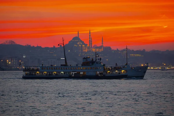 Moskeer Færger Hav Bro Jomfrutårn Den Smukkeste Udsigt Istanbul Solnedgang - Stock-foto