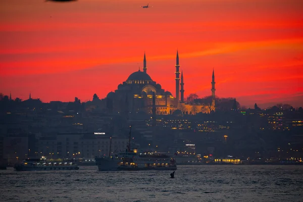 Мечеті Пороми Море Міст Вежа Діви Найкрасивіші Краєвиди Стамбула Захід — стокове фото