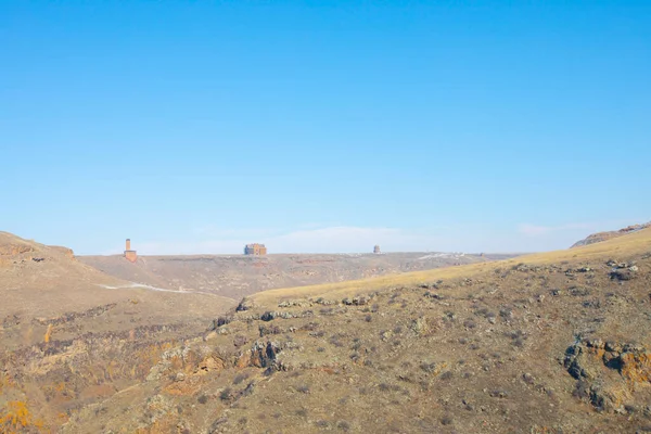 Tarihi Ani Harabeleri ve Kış Manzaraları, Kars, Türkiye. Doğu, kapı..