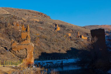 Tarihi Ani Harabeleri ve Kış Manzaraları, Kars, Türkiye. Doğu, kapı..