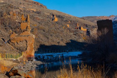 Tarihi Ani Harabeleri ve Kış Manzaraları, Kars, Türkiye. Doğu, kapı..