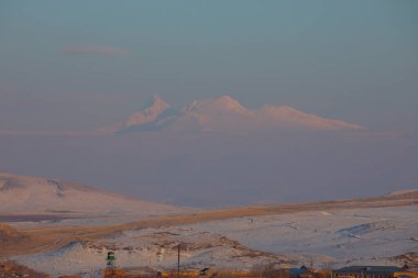 Türkiye 'nin Kars kentinde Ani kar altında tarihi kalıntılar