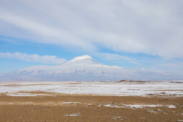 Faldas Del Monte Ararat Lago Congelado Niños Jugando — Foto de Stock