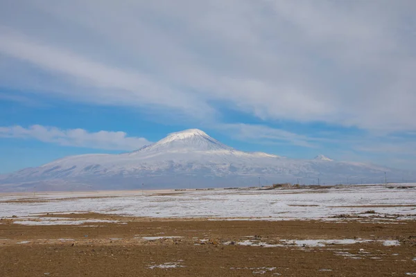 Faldas Del Monte Ararat Lago Congelado Niños Jugando — Foto de Stock