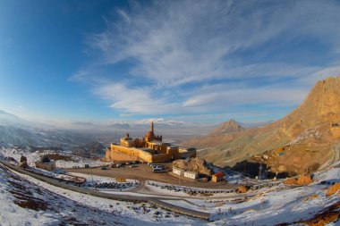 Ishak Paşa Sarayı ve Mount Pain View / Doubeyazt - Türkiye.