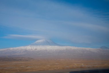 Ishak Paşa Sarayı ve Mount Pain View / Doubeyazt - Türkiye.