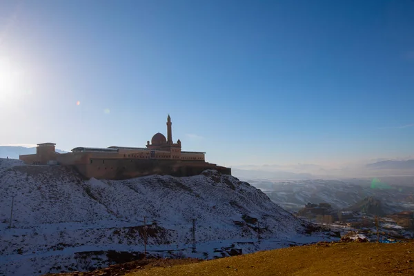 Ishak Pasha宫和Pain View山 Doubeyazt 土耳其 — 图库照片