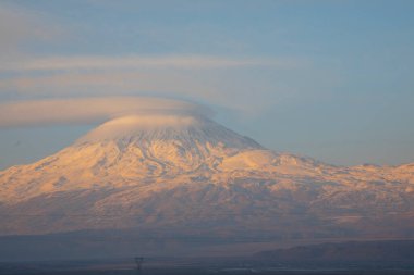Ishak Paşa Sarayı ve Mount Pain View / Dogubeyazt - Türkiye.
