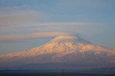 Ishak Paşa Sarayı ve Mount Pain View / Dogubeyazt - Türkiye.
