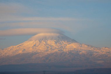 Ishak Paşa Sarayı ve Mount Pain View / Dogubeyazt - Türkiye.