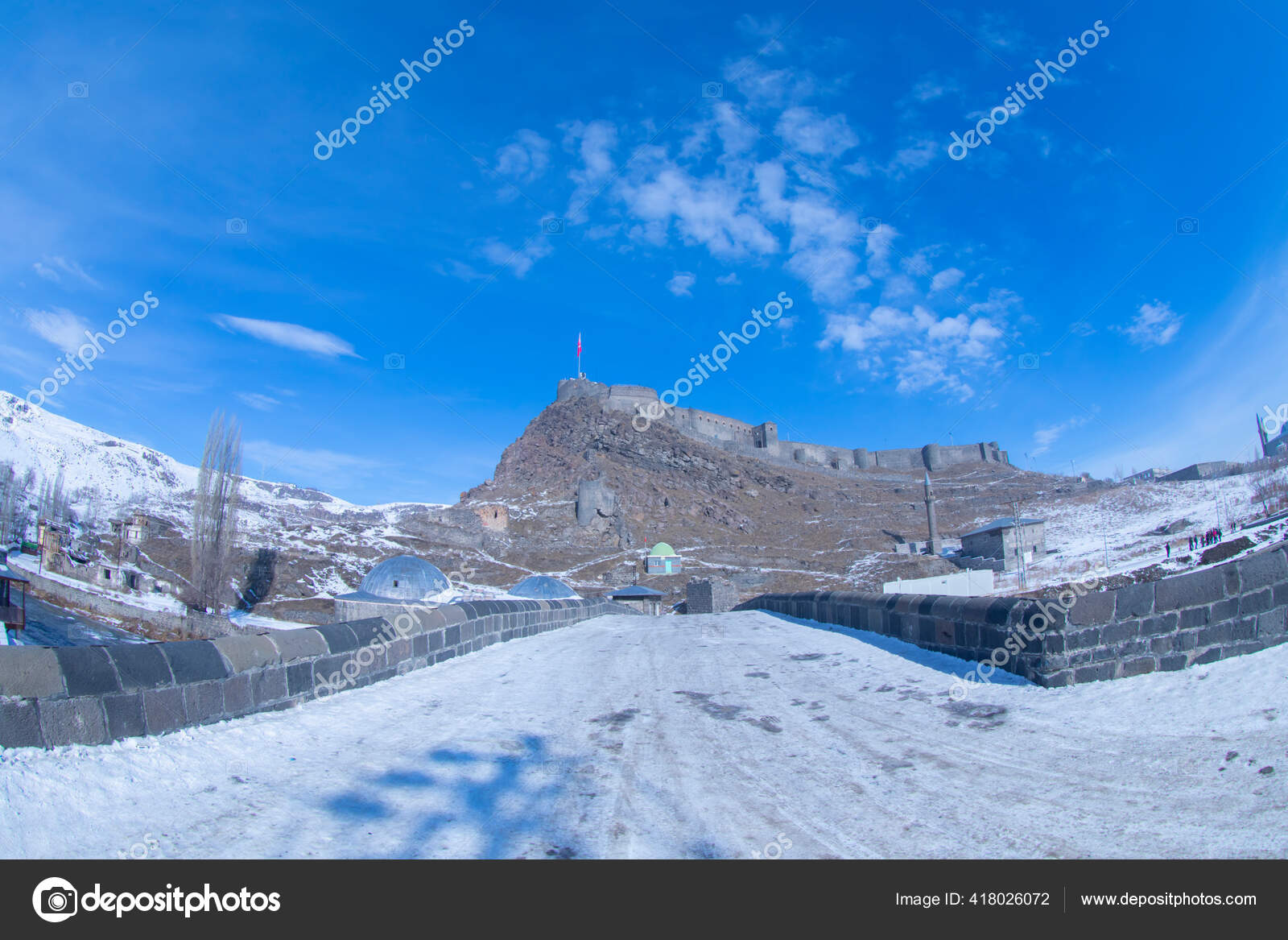 Замок Карс Центр Карса Стоковое Фото ©Muhur 418026072